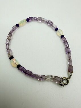 7.5" Stunning faceted AMETHYST and OPAL beaded‎ bracelet w/ 925 clasp!